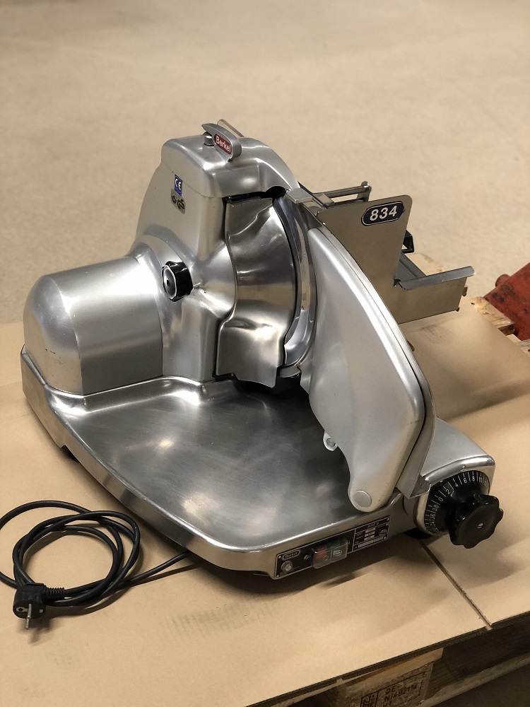 Snijmachine DEKO Model 834S Gebr. Snijmachine DEKO Model 834S Gebr.