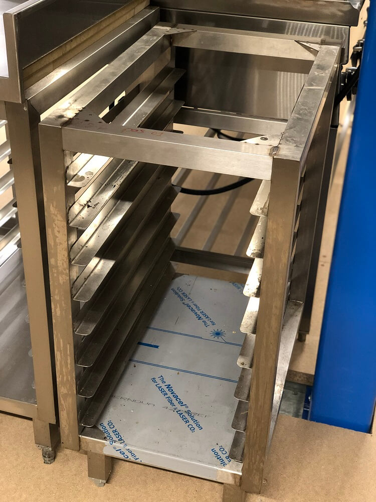 Maatwerk RVS Onderstel met regalen Maatwerk RVS Onderstel met regalen