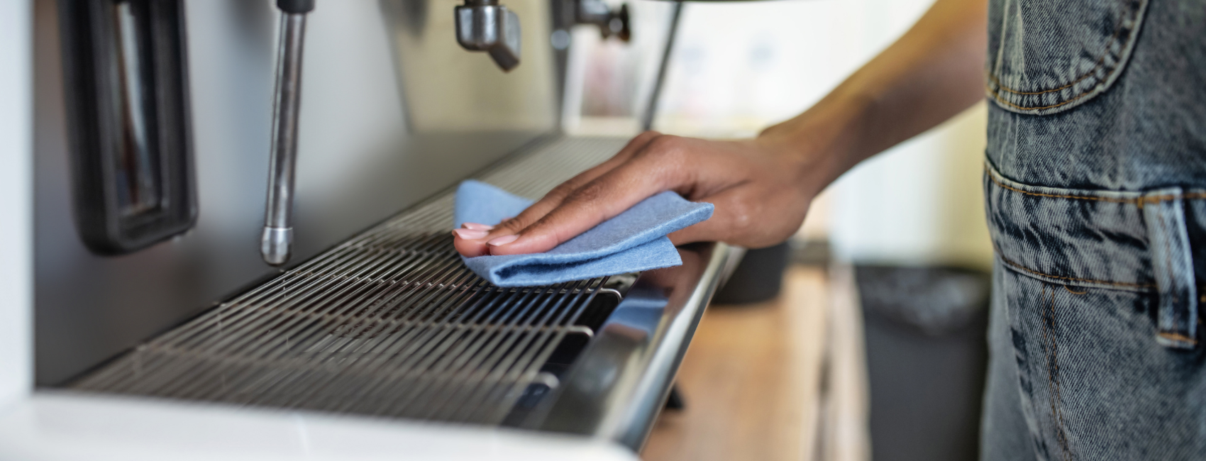 Hygiëne in de koffiehoek: tips voor een schone werkomgeving